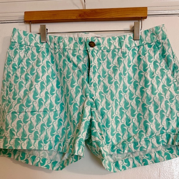 Old Navy Women's Chino Cotton Seahorse Pattern White Aqua Green Shorts - Picture 2 of 8